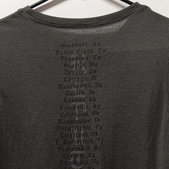 Taylor Swift 2018 Reputation Stadium Tour Snake Graphic Tank in Charcoal - Picture 10 of 14